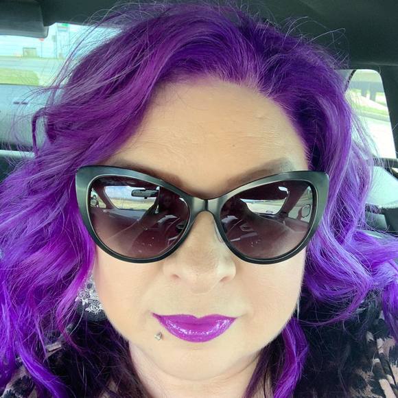 Meet your Posher, Cassie - Picture 1 of 1